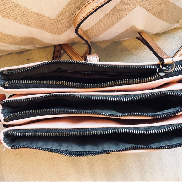 GIANNI BINI Blush & Rose Gold Crossbody - Picture 3 of 5